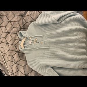 Vestique blue knit sweatshirt